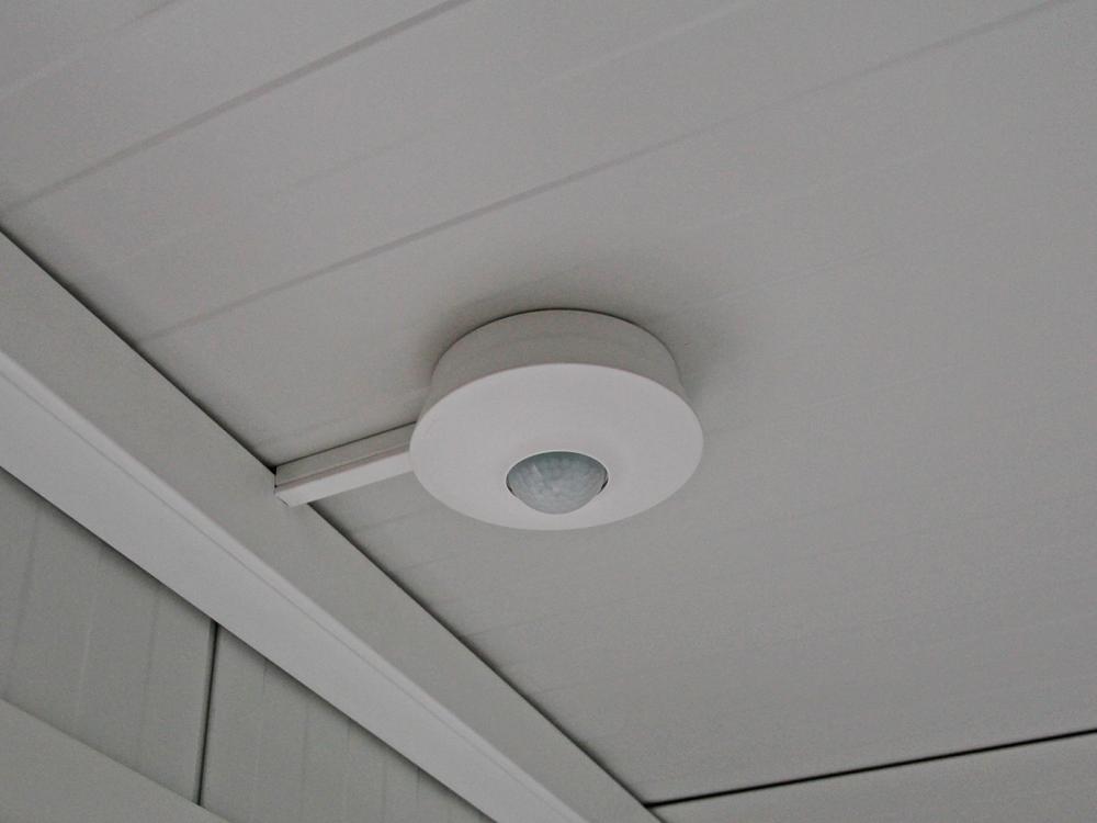 Deckenpräsenzmelder stattLichtschalter IP55 Farbe weiß Erfassungswinkel 360°